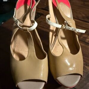 Gianni Bini Tan Peep Toe Platform Heels | Size 9 | 5.5” Heel